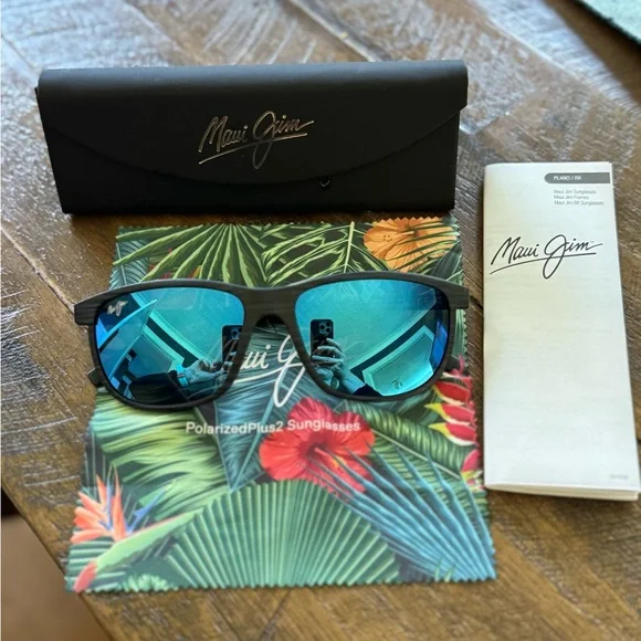 NWT Maui Jim Lele Kawa Blue Polarized Sunglasses Maui Jim Lele Kawa Polarized Sunglasses 811-03S Navy/Blue  main image 3